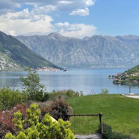 Lavender Bay Apartment B23 Kotor Bagian luar foto
