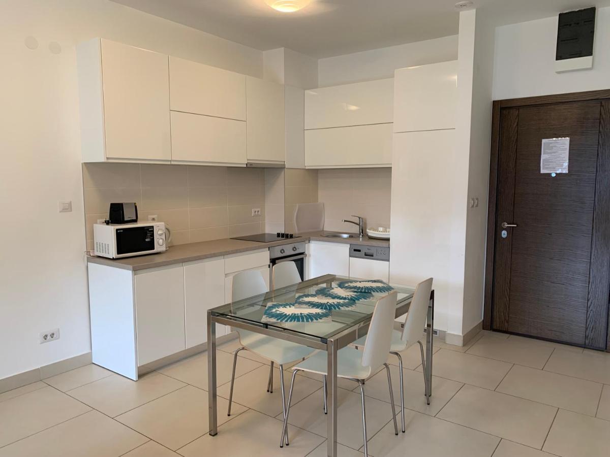 Lavender Bay Apartment B23 Kotor Bagian luar foto